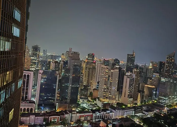 2Br In Makati Philippines, 3 Balconies, Free Pool & Sauna, Direct Mall Access