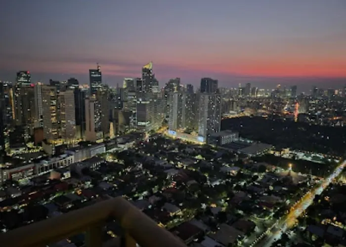 2Br In Makati Philippines, 3 Balconies, Free Pool & Sauna, Direct Mall Access