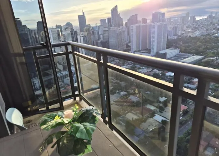 Apartamento 2Br In Makati Philippines, 3 Balconies, Free Pool & Sauna, Direct Mall Access