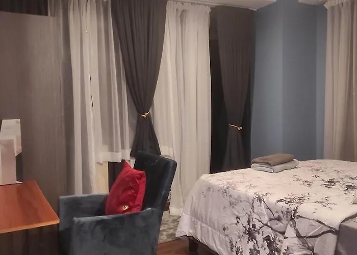 2Br In Makati Philippines, 3 Balconies, Free Pool & Sauna, Direct Mall Access *
