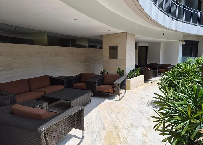 Apartamento 2Br In Makati Philippines, 3 Balconies, Free Pool & Sauna, Direct Mall Access Manila