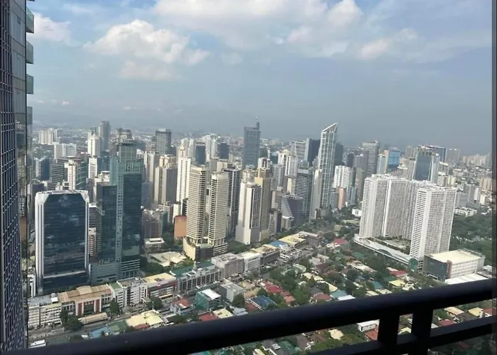2Br In Makati Philippines, 3 Balconies, Free Pool & Sauna, Direct Mall Access