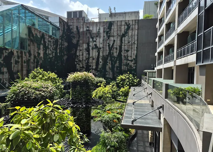2Br In Makati Philippines, 3 Balconies, Free Pool & Sauna, Direct Mall Access *