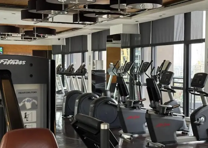 Apartamento 2Br In Makati Philippines, 3 Balconies, Free Pool & Sauna, Direct Mall Access Manila