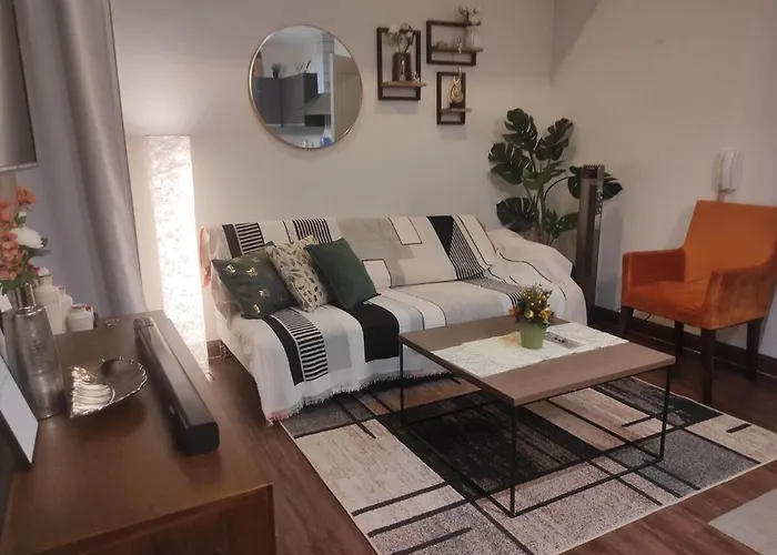 Apartamento 2Br In Makati Philippines, 3 Balconies, Free Pool & Sauna, Direct Mall Access Manila