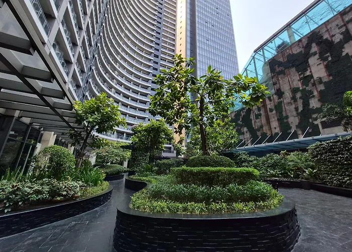 2Br In Makati Philippines, 3 Balconies, Free Pool & Sauna, Direct Mall Access Manila